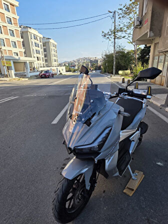 MOTOCAM Küba Rubano 150 Siperlik Ön Cam 2023-2025 Model 49cm Şeffaf Renkli 4mm SPOR CAM