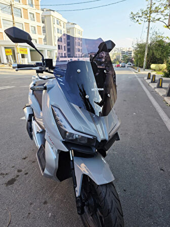 MOTOCAM Küba Rubano 150 Siperlik Ön Cam 2023-2025 Model 49cm Siyah Renkli 4mm SPOR CAM