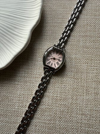 Retro Minimal Metal Kordon Vintage Kadın Kol Saati İçi Pembe