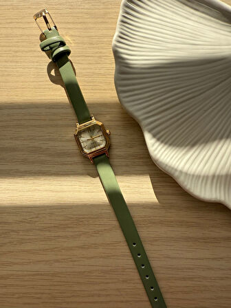 Retro Minimal Deri Kordon Vintage Kadın Kol Saati Minik Kare