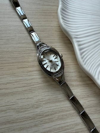 Retro Minimal Metal Kordon Vintage Kadın Kol Saati Gümüş