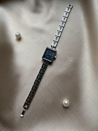 Retro Minimal Metal Kordon Vintage Kadın Kol Saati İçi Mavi