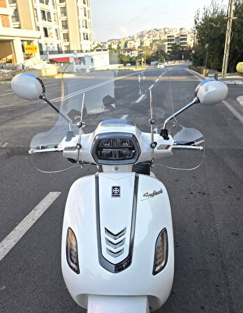 MOTOCAM Arora Safari 50-125 Siperlik Ön Cam 2021-2025 Model 37cm Şeffaf Renkli 4mm APARATSIZDIR