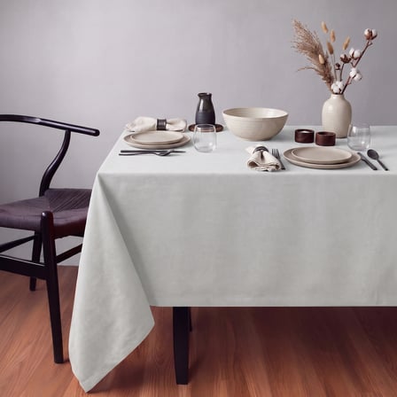 Gauze Fabric Design KADİFE DOKULU DERTSİZ MASA ÖRTÜSÜ, Safir Optik Beyaz
