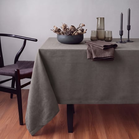Gauze Fabric Design KADİFE DOKULU DERTSİZ MASA ÖRTÜSÜ, Safir Mat Gümüş