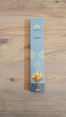 Saga-Tütsü-Amber-Mahur