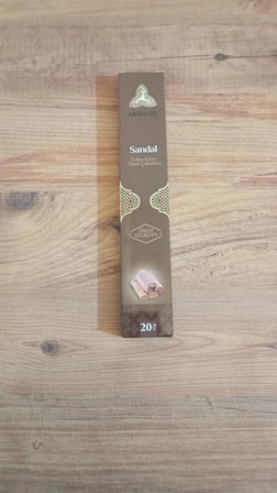 Saga-Tütsü-Sandal-Mahur