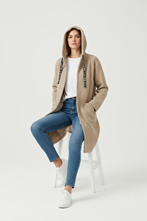 KADIN ÜSTTEN CEPLİ KAPÜŞONLU ÖNÜ FERMUARLI KAŞE HIRKA