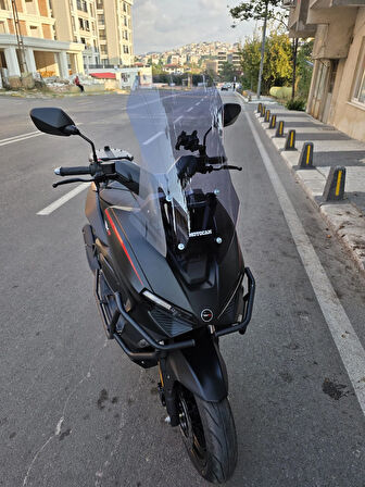 MOTOCAM Salcano Wind 150 Siperlik Ön Cam 2023-2025 Model 57cm Füme Renkli 4mm