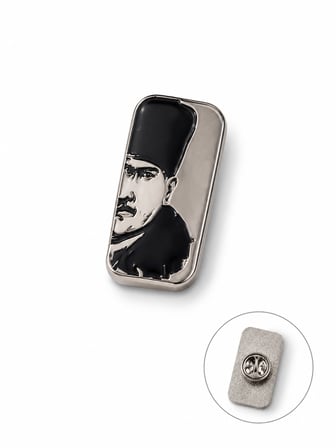 Atatürk Dikdörtgen Gümüş Renk Rozet Unisex Yaka Aksesuarı