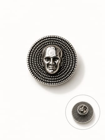 Atatürk Büst Gümüş Renk Rozet Unisex Yaka Aksesuarı