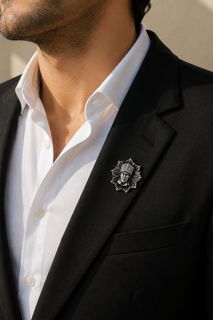 Atatürk Siluet Gümüş Renk Rozet Unisex Yaka Aksesuarı
