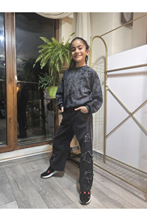 Kız Çocuk Bol Paça Kot Pantolonlu Takım (Sweatshirt+ Beli Lastikli Pantolon) Yıldızlı Siyah Füme