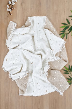 Sitilin 4 Kat Müslin Bebek Battaniyesi Ay Yıldız Desenli Unisex Yenidoğan Hediyesi STL7204