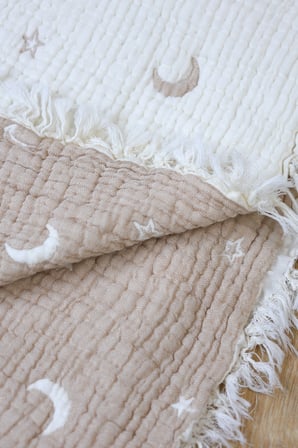 Sitilin 4 Kat Müslin Bebek Battaniyesi Ay Yıldız Desenli Unisex Yenidoğan Hediyesi STL7204
