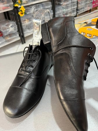 SİYAH GERÇEK DERİ YENİ KALIP MASKARATLI ÇARIKMODEL 1 CM TOPUKLU ERKEK TANGO DANS VE SALON AYAKKABISI