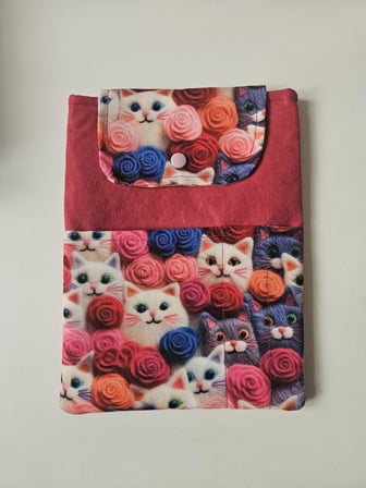 Sevimli kedi pembe desenli Kitap Kılıfı Şık ve Koruyucu Cepli Kitap Kılıfı Çok Amaçlı Çanta 19x25 cm