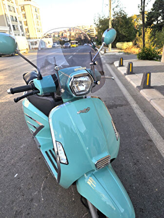 MOTOCAM Skyjet Bellina Ön Cam 2024-2025 Model 37cm Füme Renkli 4mm APARATSIZDIR