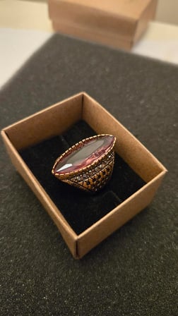 Doğal Zultanit Taşlı Bronz Yüzük – Işığa Göre Renk Değiştiren Özel Tasarım Vintage Yüzük