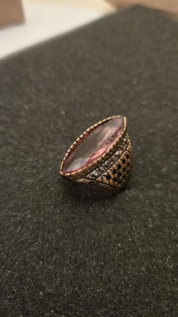 Doğal Zultanit Taşlı Bronz Yüzük – Işığa Göre Renk Değiştiren Özel Tasarım Vintage Yüzük