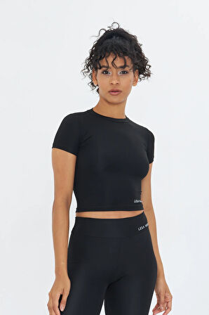 Lesa Wear Soft Touch Bedene Oturan Spor Crop T-Shirt Short Fitted