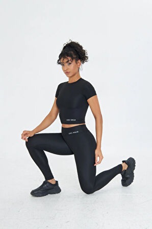 Lesa Wear Soft Touch Bedene Oturan Spor Crop T-Shirt Short Fitted