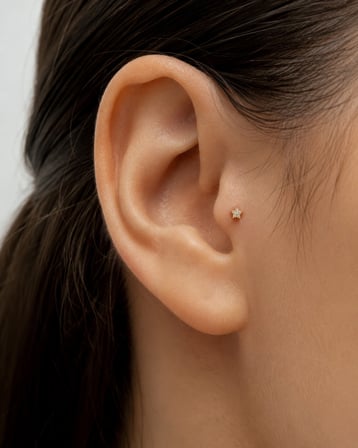 14 Ayar Altın Beyaz Taşlı Yıldız Model Tragus Küpe