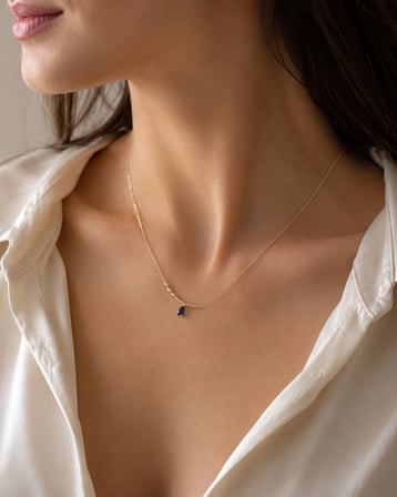 8 Ayar Altın Safir ve Pırlantalı Gece Damlası Kolye