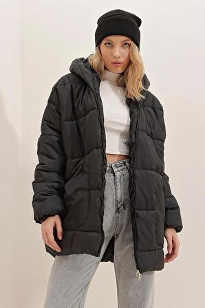 Kapüşonlu Dış Cepli Puffer Fashion Oversize Yarasa Şişme Mont