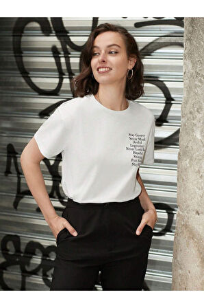 Kadın Beyaz Stay Groovy Baskılı Oversize Bisiklet Yaka T-shirt