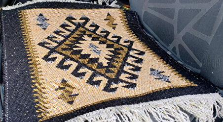Reversible Oto Koltuk Kilim Seti • 3 Parça • Makine Dokuma • Akrilik & Polyester • Saçaklı
