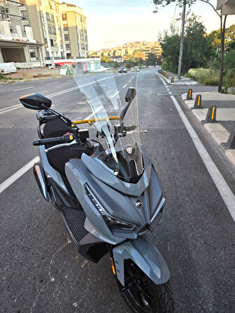 MOTOCAM Sym JET 14 EVO 200 PLUS Siperlik Ön Cam 2023-2025 Model 58cm Şeffaf Renkli 4mm