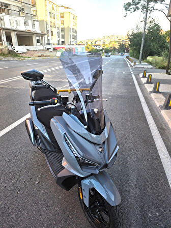 MOTOCAM Sym JET 14 EVO 200 PLUS Siperlik Ön Cam 2023-2025 Model 58cm Füme Renkli 4mm