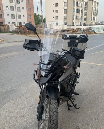 MOTOCAM SYM NHT 200 Ön Cam 2023-2026 Model 50cm Şeffaf Renkli 4mm