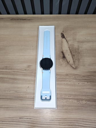 Samsung Galaxy Watch FE Akıllı Saat TEŞHİR ÜRÜNÜ 