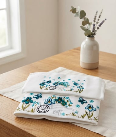 Taftink 3D Nakışlı Beyaz Soft Kadife Analı Kızlı Havlu Seti %100 Pamuk(1 Adet 30x50 cm ve 1 Adet 50x90 cm)