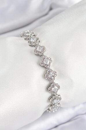 Pirinç Zirkon Taşlı Yonca Baget Model Gümüş Renk VIP Seri Kadın Bileklik