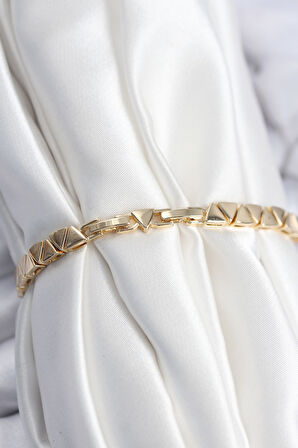 Pirinç VIP Seri Gold Renk Sıralı Üçgen Model Kadın Bileklik