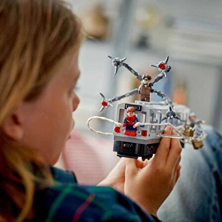 Örümcek Adam ile Doktor Oktopus Metro Sahnesi 76321