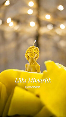  Troya Çiçek Bakışlı Kadın