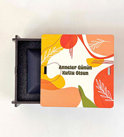 Anneler Günü Hediyesi Ahşap ve Işıklı Kutu İçerisinde 925 Ayar Gümüş Baget Taşlı Lotus Kolye