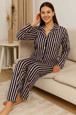 Kadın Pijama Takımı Boydan Düğmeli Süet Kalp Desenli