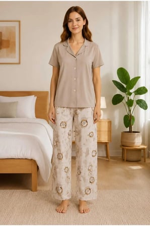 Kadın Pamuklu Boydan Düğmeli Kısa Kollu Pijama Takımı