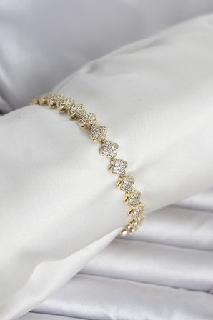 Pirinç Gold Renk Yonca Model Sıralı Zirkon Taşlı Kadın Bileklik