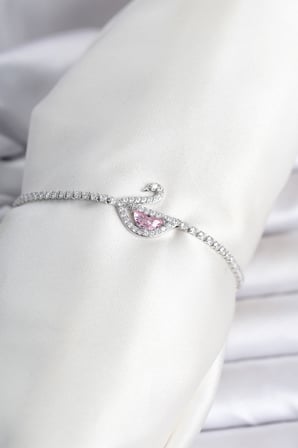 Pirinç Gümüş Renk Zirkon Taşlı Swan Model Su Yolu Kadın Bileklik