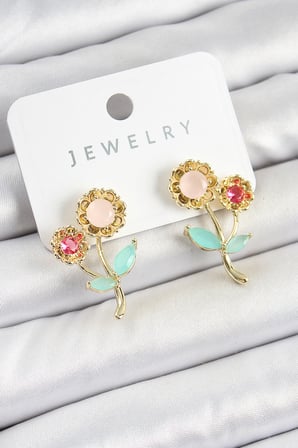 Pirinç Renkli Zirkon Taşlı Papatya Model Gold Renk Kadın Küpe