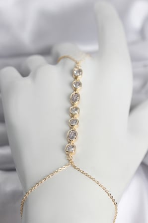 Pirinç Gold Renk Sıralı Zirkon Taşlı Kadın Şahmeran