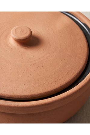 Doğal Kapaklı Toprak Tepsi Güveç - 30 Cm