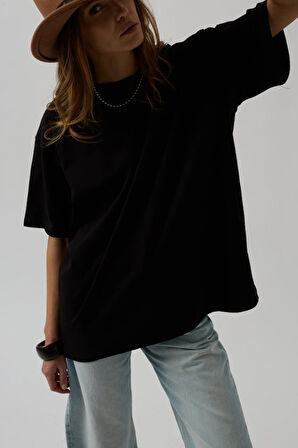 leyla sanat sanata yeni bir bakış açısı Basic Oversize T-Shirt