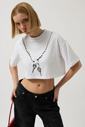 leyla sanat sanata yeni bir bakış açısı Baskılı Crop T-Shirt
